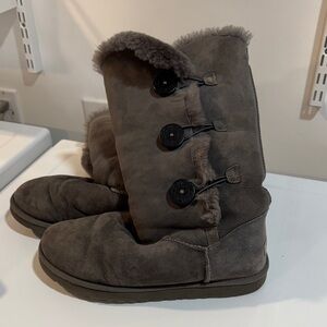 Cozy Gray Shearling Boots